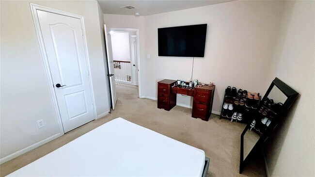 Building Photo - 2911 Ribbon Creek Way