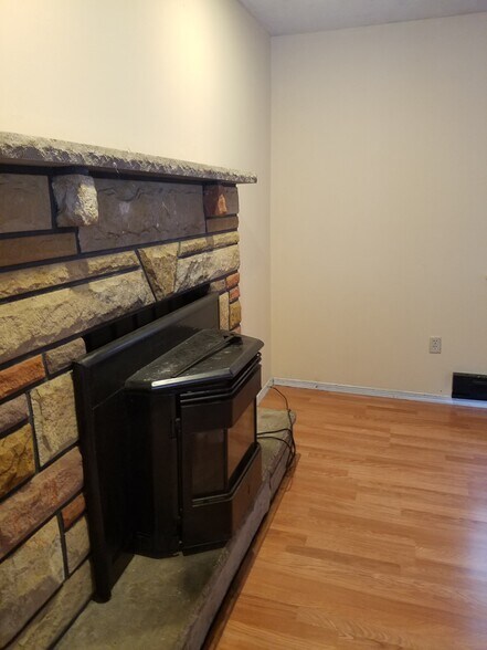 Building Photo - 1546 Black Birch Way