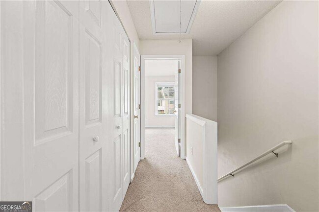 Building Photo - 4100 Howell Park Rd