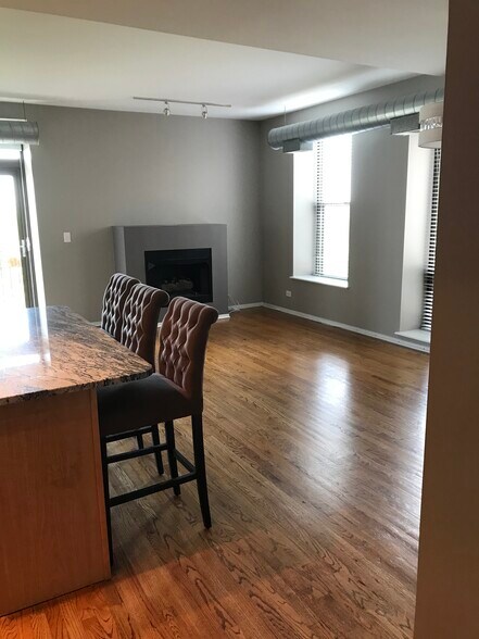 Great- room with a gas fireplace firer place - 811 S Lytle St