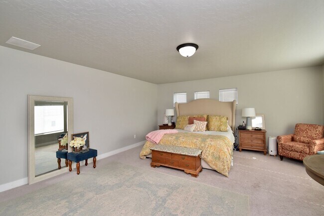 Building Photo - Spacious 5 Bed in Herriman Home in Prime Location!