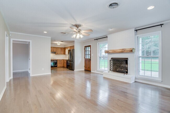 Building Photo - Beautiful Ranch in Montclair!