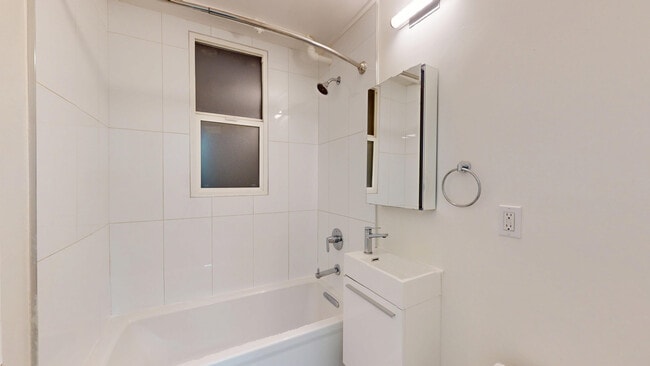 Building Photo - 522 Geary St