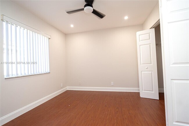 Building Photo - 1592 Salerno Cir