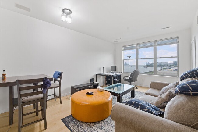 Building Photo - 26 Ave at Port Imperial