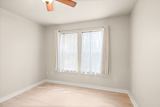 Building Photo - 2221 McCall Dr