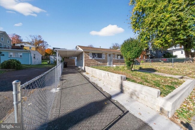 Primary Photo - 2136 S Monroe St