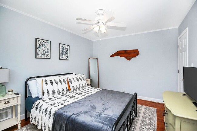 Building Photo - Charming 3BD/2BA Ranch in Selwyn Park!