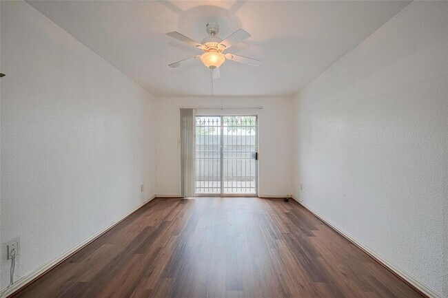 Building Photo - 6500 Sands Point Dr