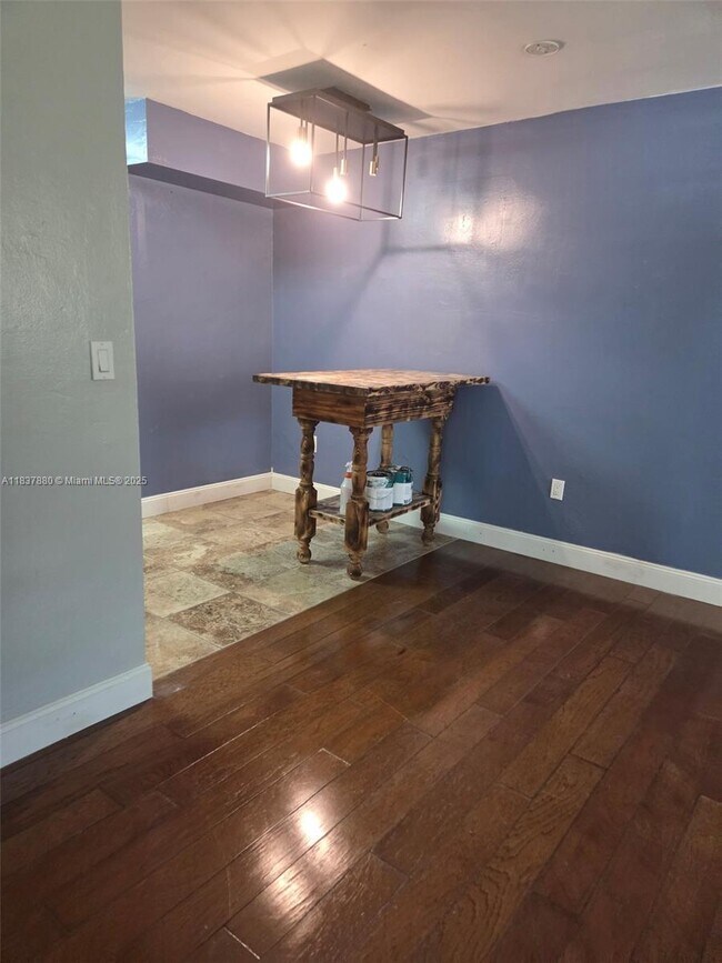 Building Photo - 6185 SW 43rd St