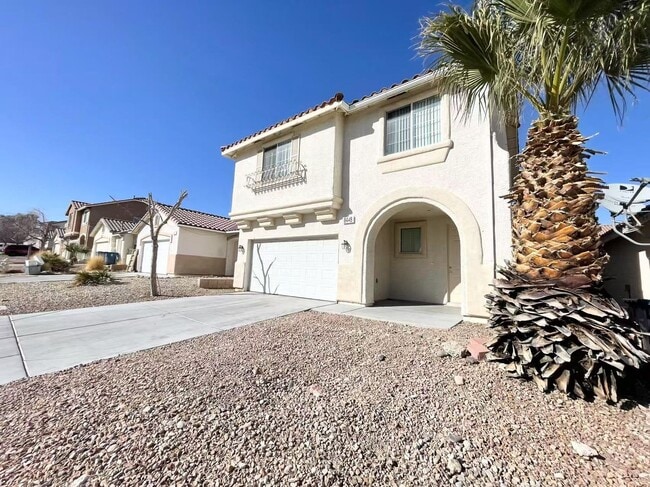 Building Photo - Comfortable  two story single house