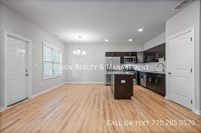 Building Photo - Beautiful 3 BD 2.5 BA Townhome MOVE in READY