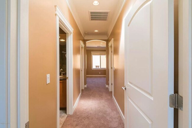 Building Photo - 3 Bed | 3.5 Bath - Biltmore Luxury Townhom...