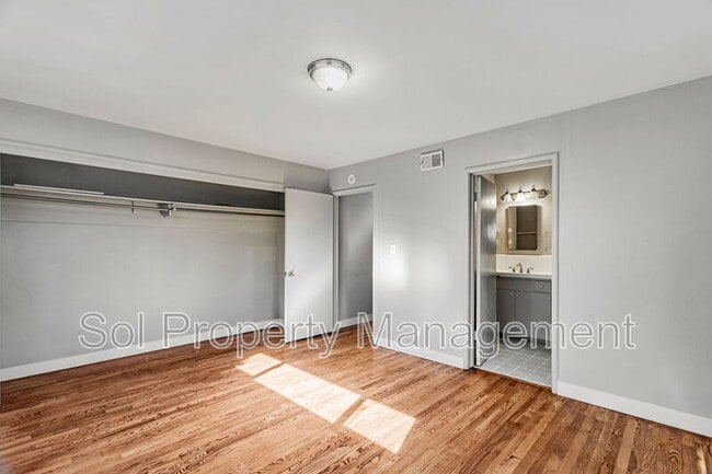 Building Photo - 1401 Laurent St