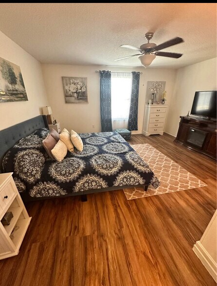 Building Photo - 16543 Myrtle Sand Dr