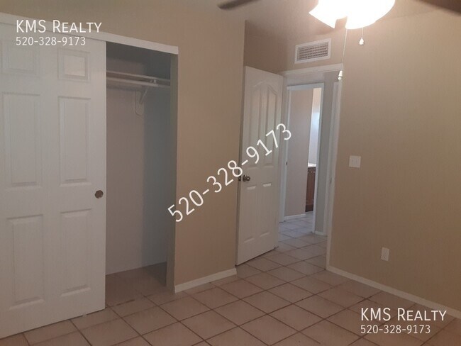 Building Photo - 7271 E Bellingham Dr