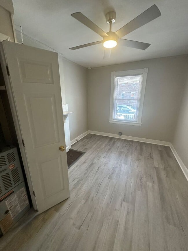 Building Photo - 22 S Plum St