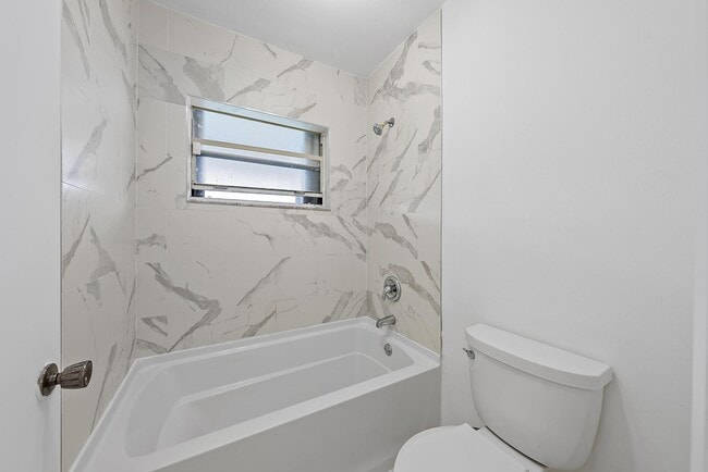 Building Photo - 4631 Brook Dr