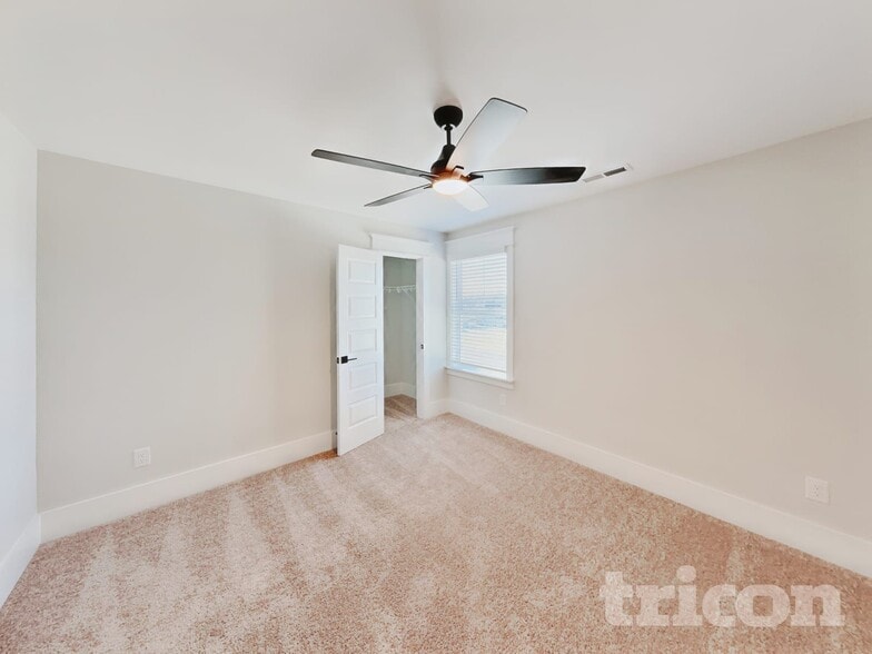 Building Photo - 544 Kingwood Ln