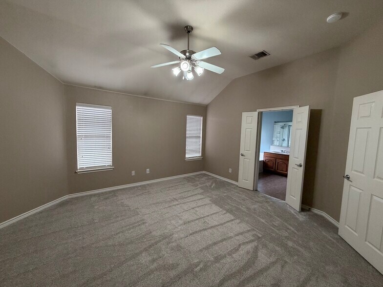 Building Photo - 13994 Fall Harvest Dr