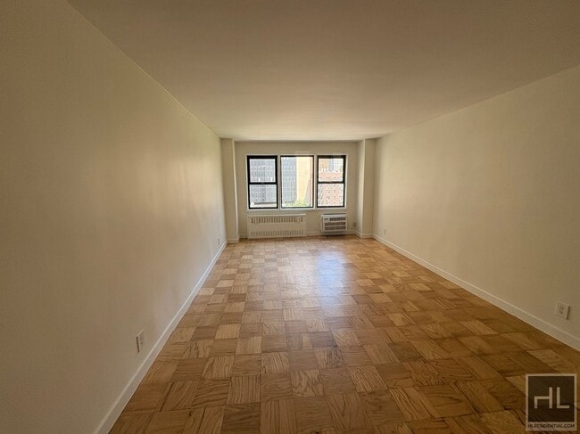 Building Photo - 236 E 36th St