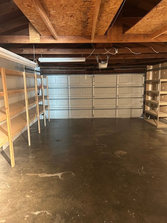 Building Photo - Updated Home