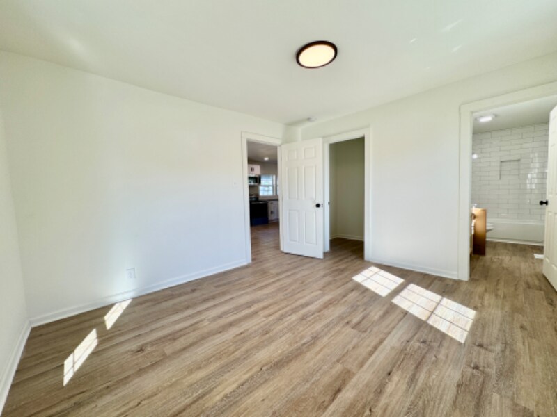 Building Photo - 351 Fox St SW