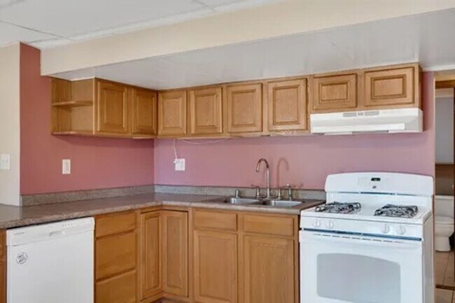 Building Photo - TM - 01 - Cliffside Dr