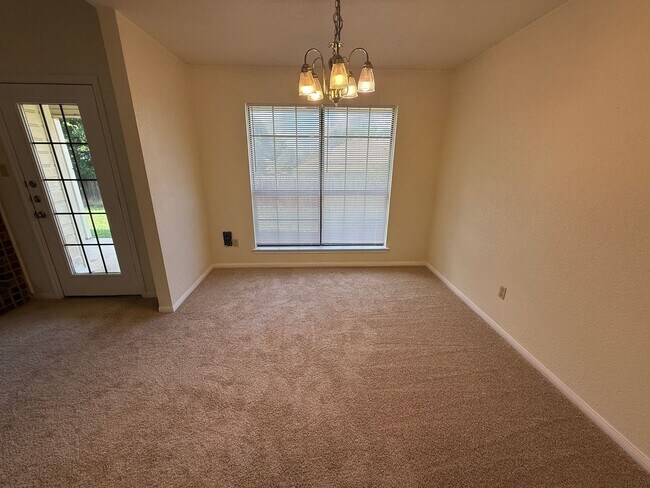 Building Photo - 1815 Diana Ln