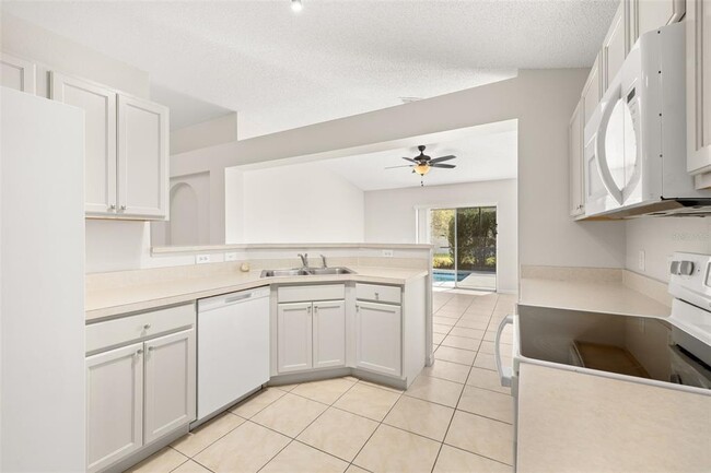 Building Photo - 624 Blake Ave