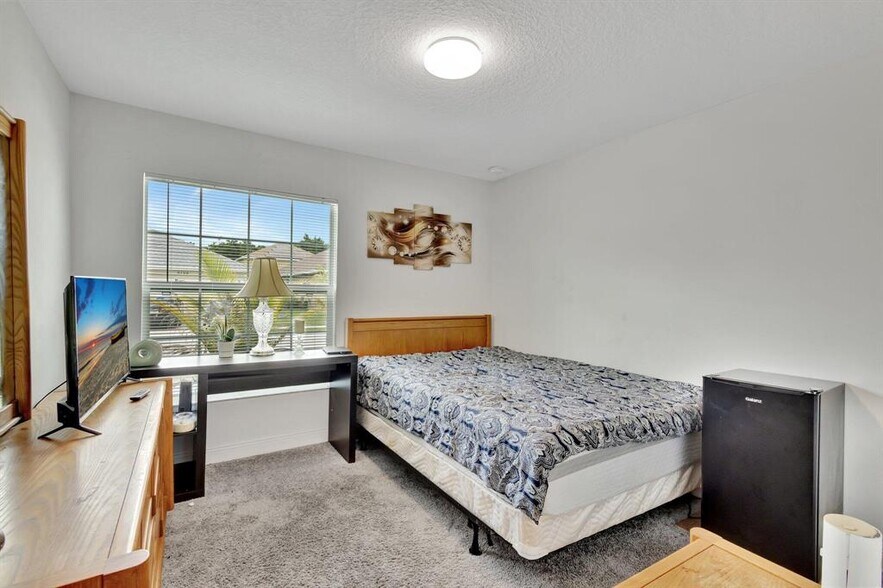 Building Photo - 9709 Starboard Dr