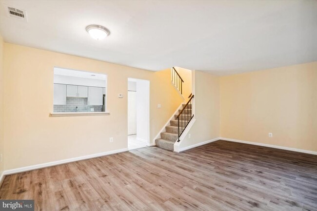 Building Photo - 2970 Schubert Dr