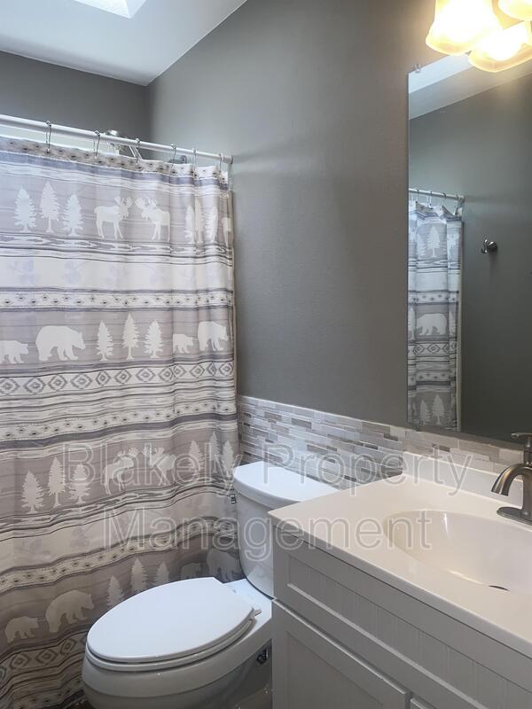 Building Photo - 2263 E Clarene St