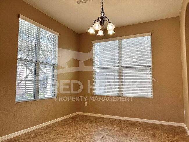 Building Photo - 850 S Henry Ln