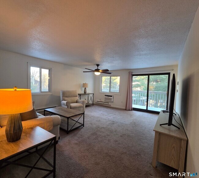 Building Photo - 7 Padanaram Rd