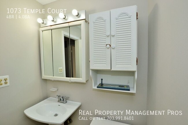 Building Photo - 1073 Temple Ct