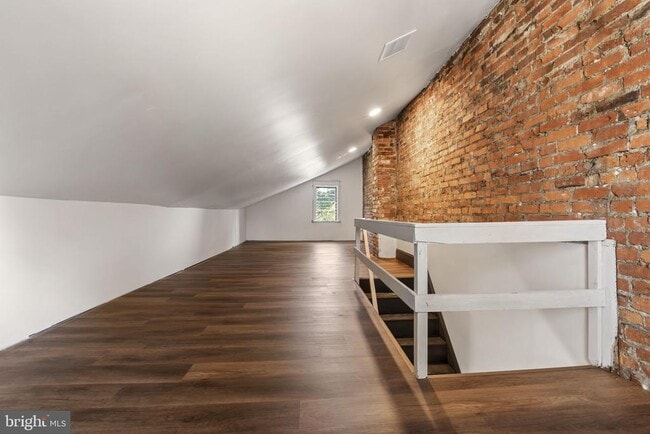 Building Photo - 724 Ash Ave