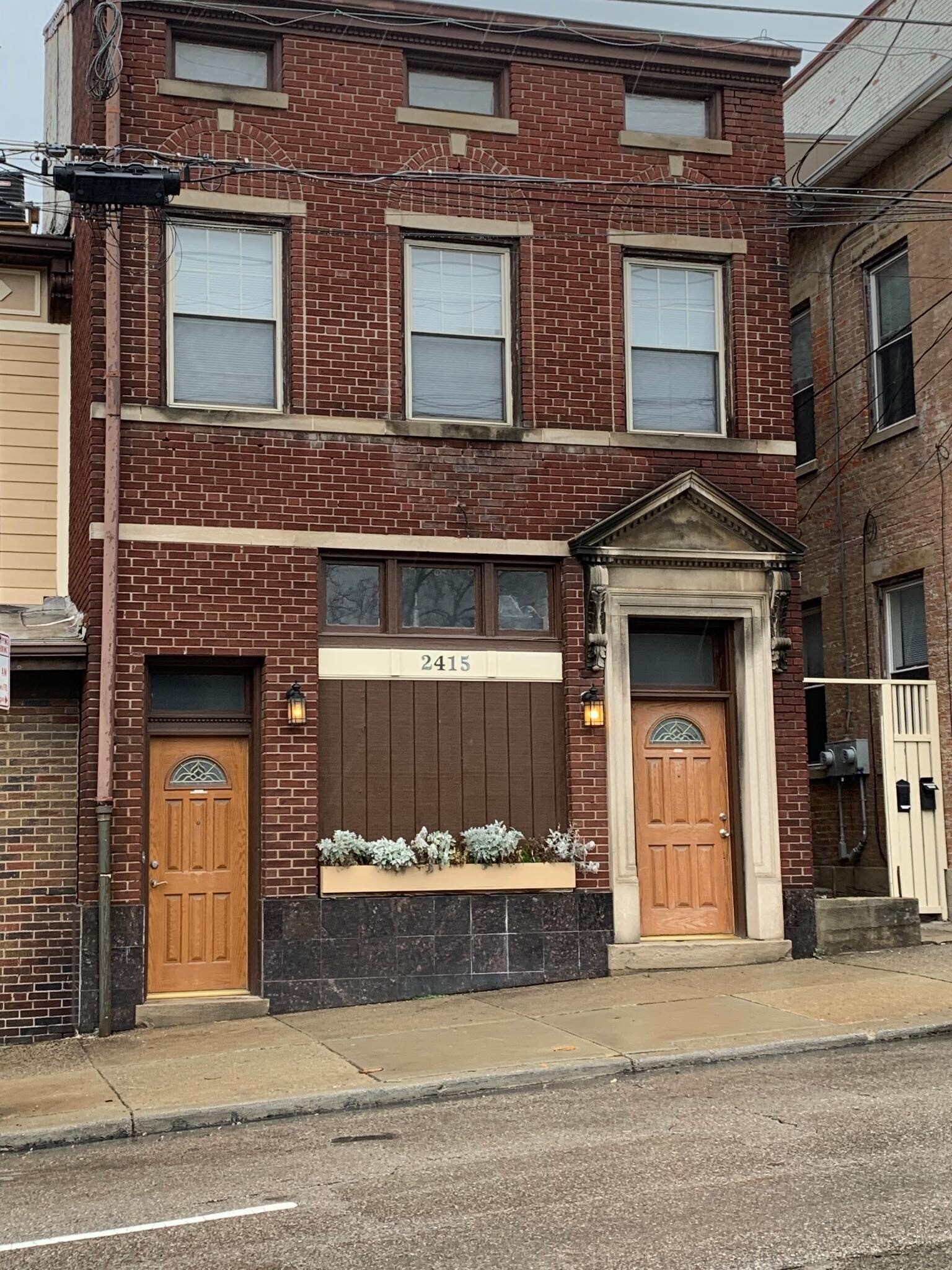 Building Photo - 2415 Vine St