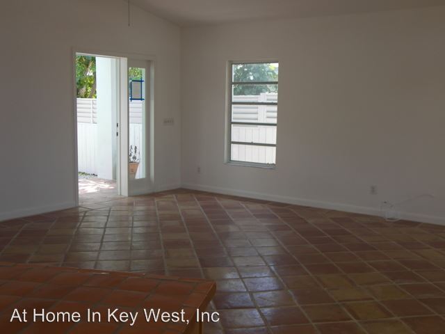 Building Photo - 3 br, 2 bath House - 1615 Laird St