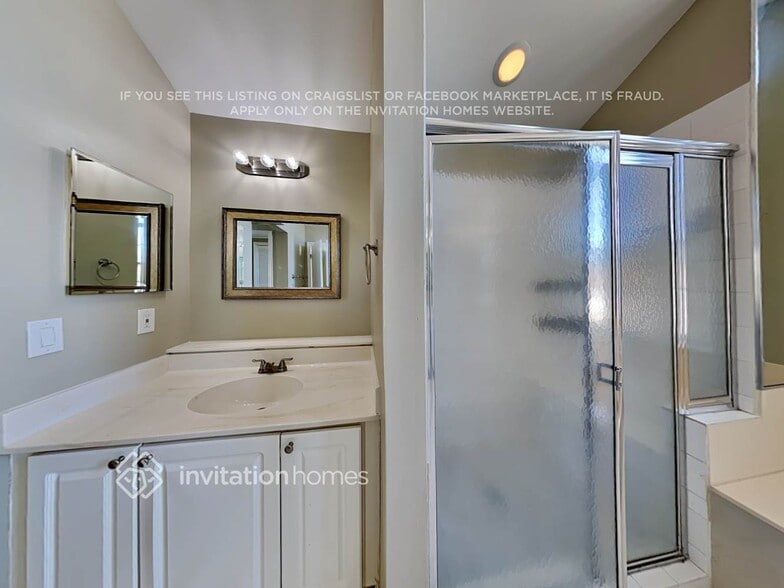 Building Photo - 5170 Foxhall Dr N