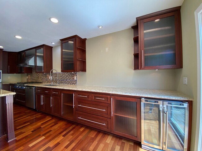 Building Photo - Cardiff living at its finest! Stunning 2-B...