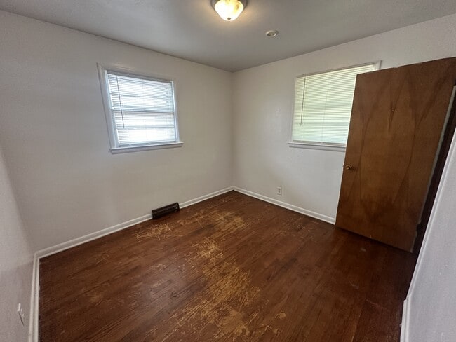 Building Photo - 1115 N Winnebago St
