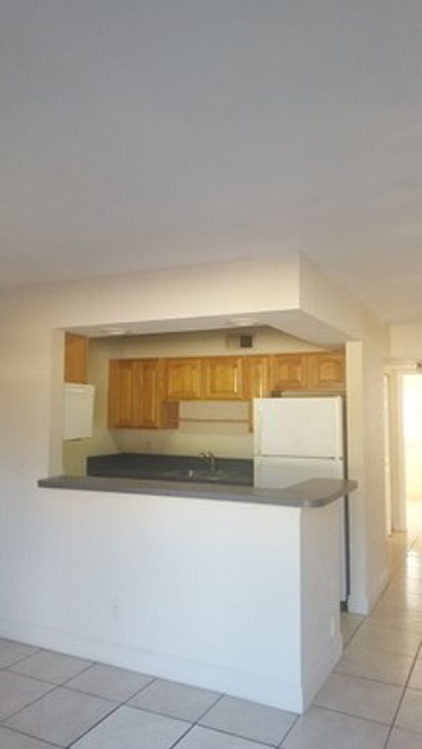 Building Photo - Ground floor 2 bedroom condo