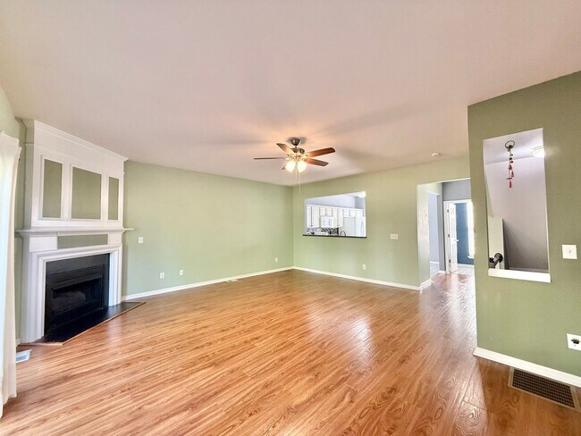 Building Photo - **OFFERING REFUNDABLE APPLICATION FEES** Stunning 3BD, 4BA Morrisville Townhome in an HOA Communi...