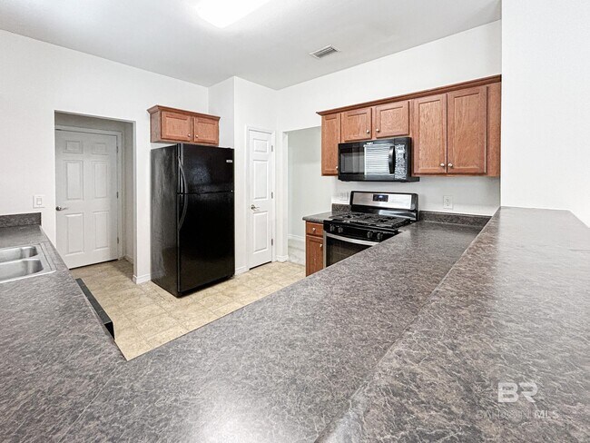 Building Photo - 33171 Stables Dr