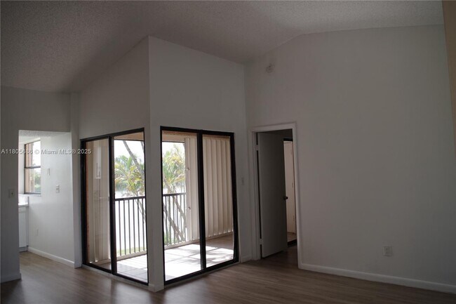 Building Photo - 1500 Jefferson Dr
