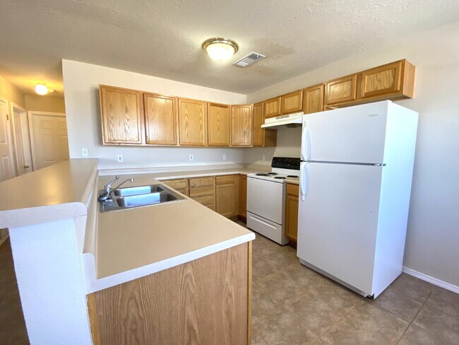 Building Photo - 2BR/1Bath - 4 Plex in Rio Rancho