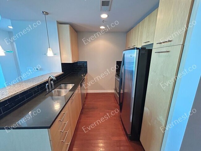 Building Photo - 3324 Peachtree Rd NE