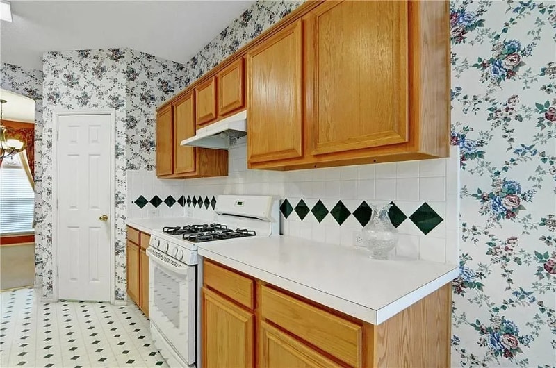 Building Photo - 720 Dandelion Dr
