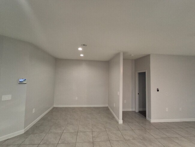 Building Photo - 36672 N Asturian Vly Wy